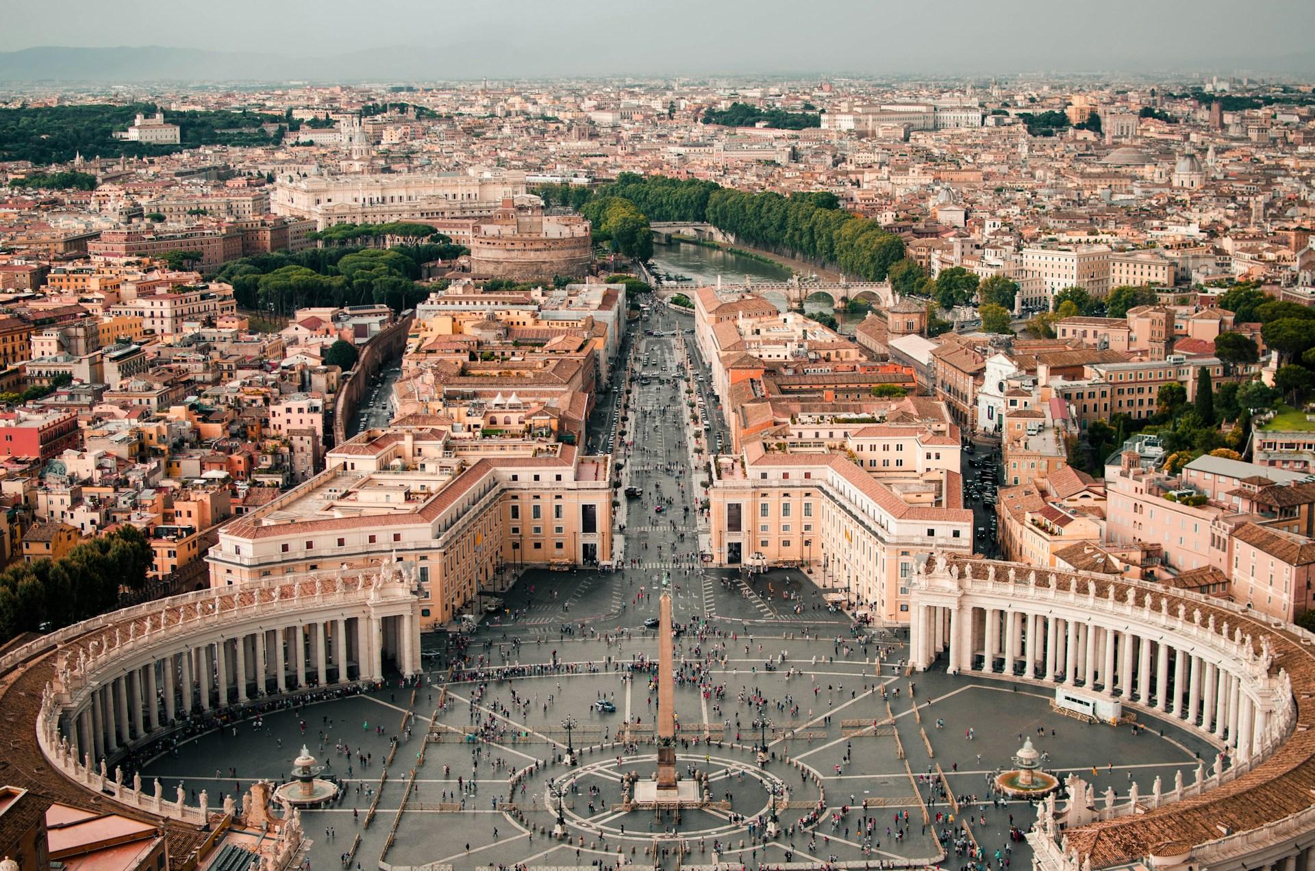 Driving in Città del Vaticano